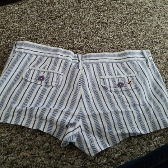 Shorts - Picture 2 of 3